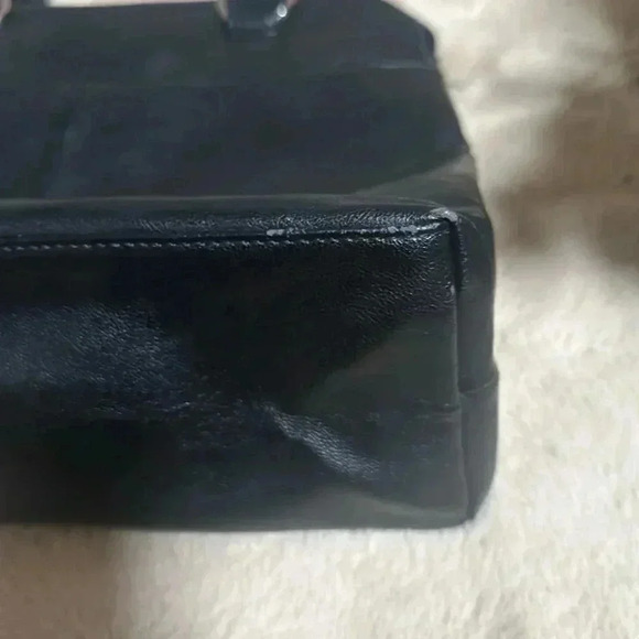 Kenneth Cole Reaction black leather Purse - Picture 10 of 10